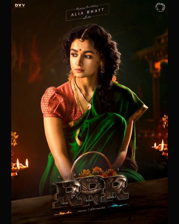 Alia Bhatt as Sita from RRR - 2 / 3 photos