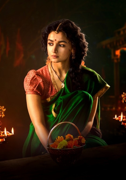 Alia Bhatt as Sita from RRR - 3 / 3 photos