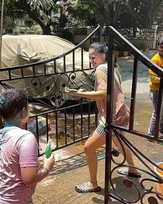 Anasuya Celebrates Holi with her Family - 1 of 8