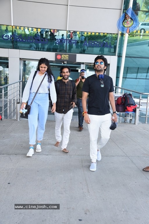 Jathi Ratnalu team at Tirupati Airport - 11 / 21 photos