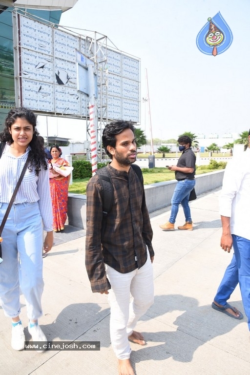 Jathi Ratnalu team at Tirupati Airport - 14 / 21 photos