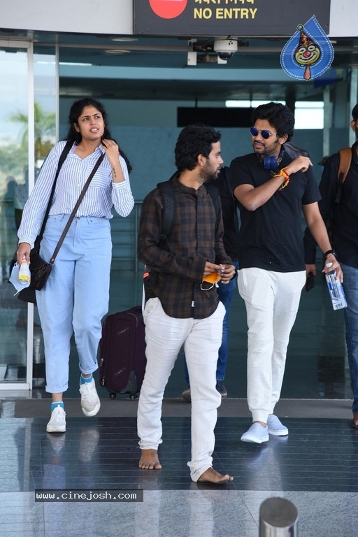 Jathi Ratnalu team at Tirupati Airport - 21 / 21 photos