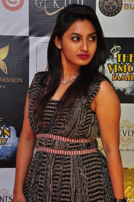 Me Women Fashion Show - 8 / 21 photos