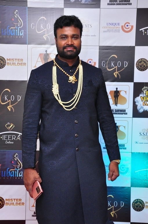 Me Women Fashion Show - 10 / 21 photos