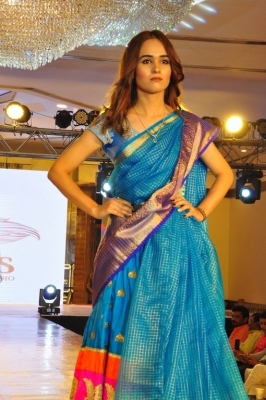 Me Women Fashion Show - 17 of 21