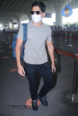 Naga Chaitanya Spotted at Airport - 8 of 12
