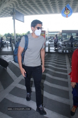 Naga Chaitanya Spotted at Airport - 11 of 12