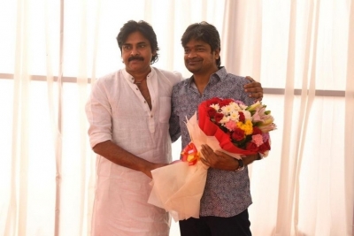 Pawan Birthday Wishes to Harish Shankar - 1 of 4