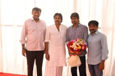 Pawan Birthday Wishes to Harish Shankar - 3 of 4