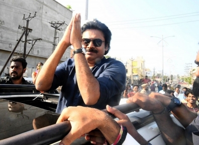 Pawan Kalyan casts his vote in Vijayawada - 7 of 7