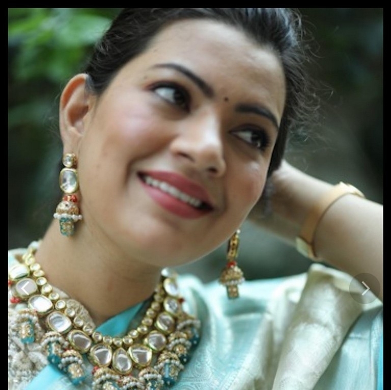 Geetha Madhuri Pics Photo 4 of 6