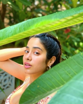 Janhvi Kapoor Pics - 1 of 3