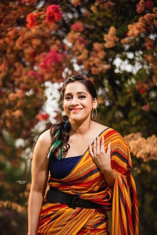 Rashmi Gautam Photos - 4 / 4 photos