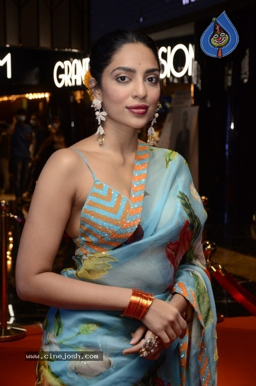 Sobhita Dhulipala Pics - 14 / 16 photos