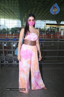 Amyra Dastur Spotted At Airport - 2 of 17