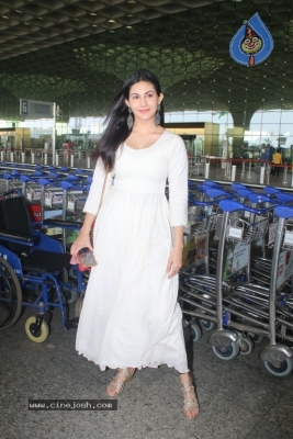 Amyra Dastur Spotted At Airport - 17 of 18