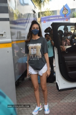 Ananya Panday Spotted in Andheri - 8 of 21