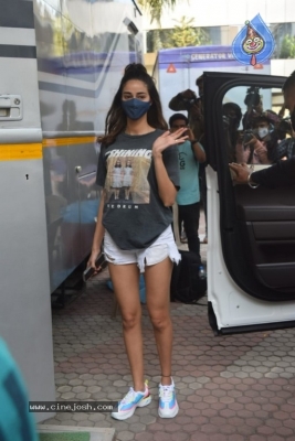 Ananya Panday Spotted in Andheri - 10 of 21