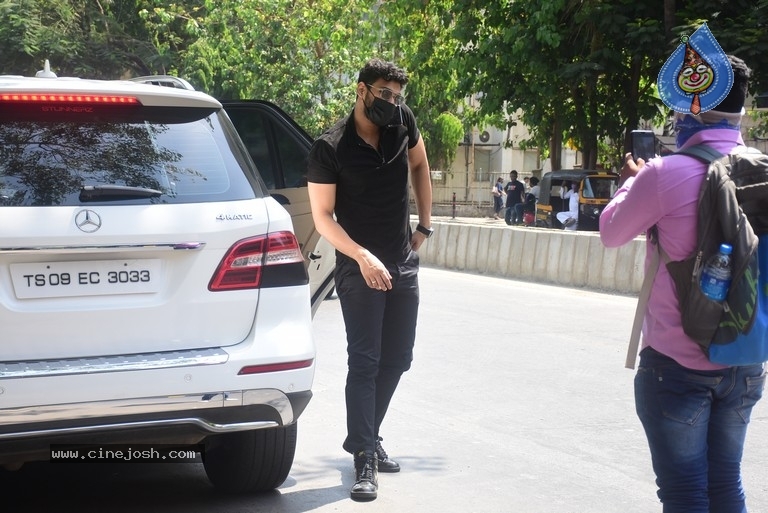 Bellamkonda Srinivas spotted at Bandra - 15 / 15 photos