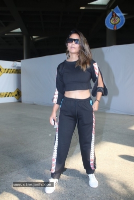 Hina Khan Spotted At Airport - 13 of 17