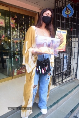 Ileana Spotted in Bandra - 15 of 40