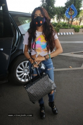 Janhvi Kapoor Spotted At Airport - 9 of 21