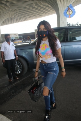 Janhvi Kapoor Spotted At Airport - 15 of 21