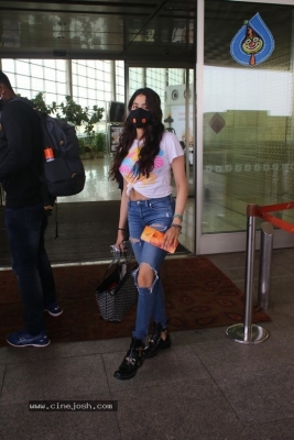 Janhvi Kapoor Spotted At Airport - 21 of 21