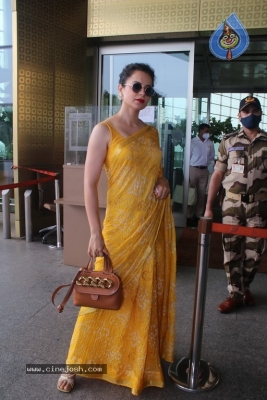 Kangana Ranaut Spotted at Airport - 2 of 16