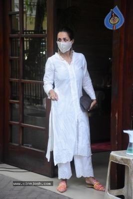 Malaika Arora Spotted at her House - 1 of 11