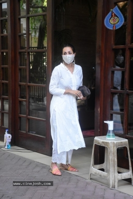 Malaika Arora Spotted at her House - 10 of 11