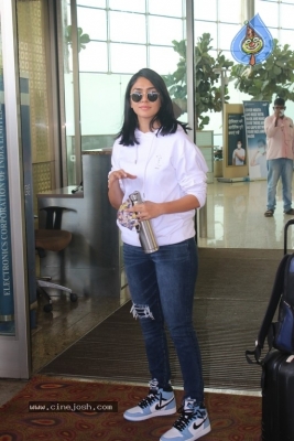 Mrunal Thakur Spotted at Airport - 3 of 15