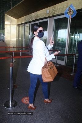 Nora Fatehi Spotted At Airport - 6 of 16