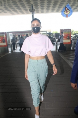 Rakul Preet Spotted At Airport - 3 of 16