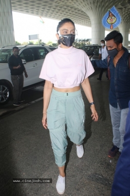 Rakul Preet Spotted At Airport - 16 of 16