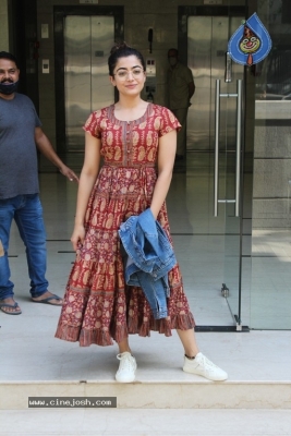 Rashmika Snapped at Khar - 10 of 17