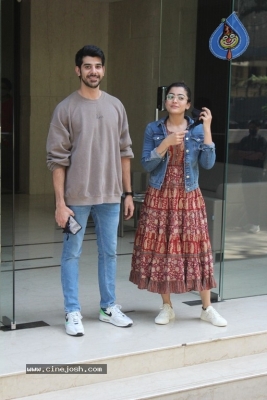 Rashmika Snapped at Khar - 15 of 17