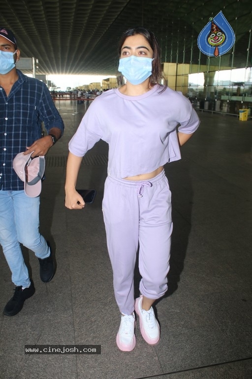 Rashmika Spotted at Airport - 2 / 18 photos
