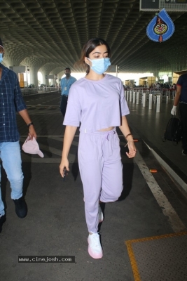 Rashmika Spotted at Airport - 16 of 18