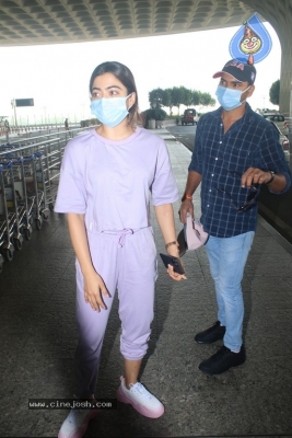 Rashmika Spotted at Airport - 18 of 18