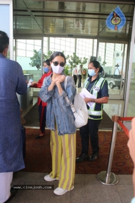 Shraddha Kapoor Spotted At Airport  - 7 of 10