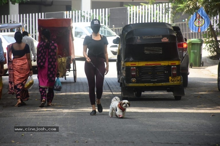 Sophie Choudhary Spotted In Bandra - 11 / 11 photos