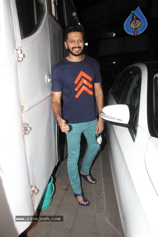 Tamanna And Ritesh Shoot In Andheri - 16 / 16 photos