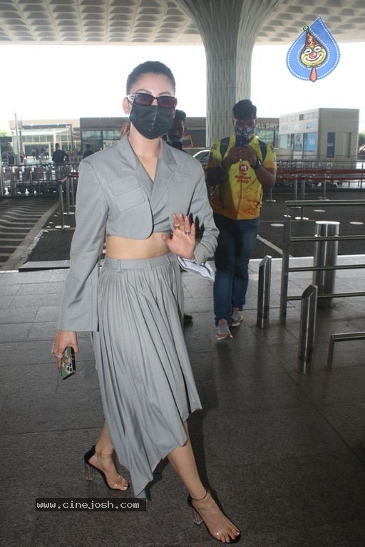 Urvashi Rautela Spotted At Airport - 2 / 21 photos