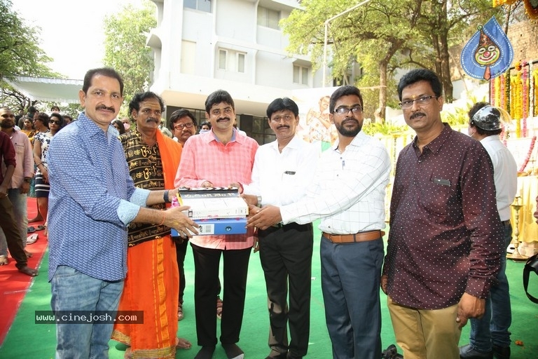 Sampoornesh Babu New Movie Opening - 3 / 19 photos