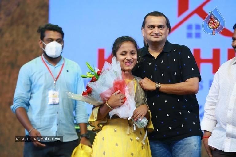 Vakeel Saab Pre Release Event 02 - 38 / 84 photos
