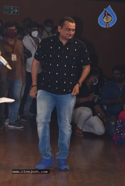 Vakeel Saab Pre Release Event - 21 / 93 photos