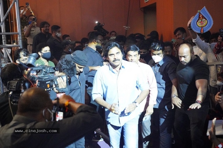 Vakeel Saab Pre Release Event - 30 / 93 photos