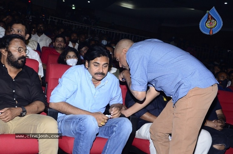 Vakeel Saab Pre Release Event - 39 / 93 photos