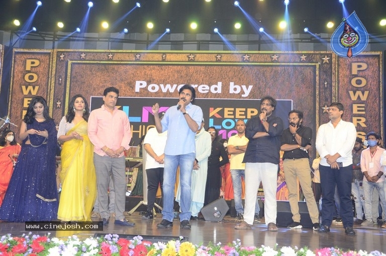 Vakeel Saab Pre Release Event - 71 / 93 photos